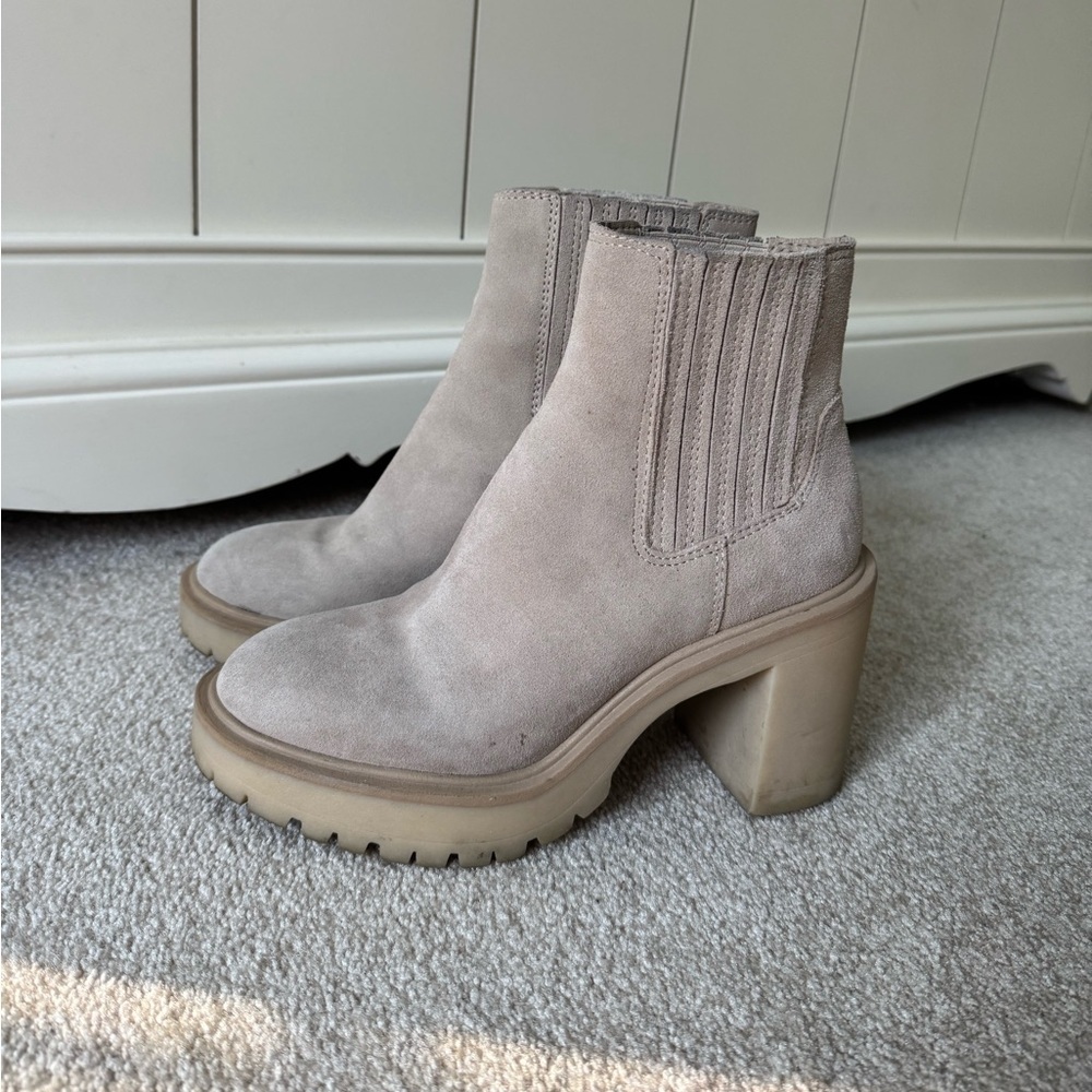 Dolce & Gabbana Cream Heeled Boots - Picture 2 of 5